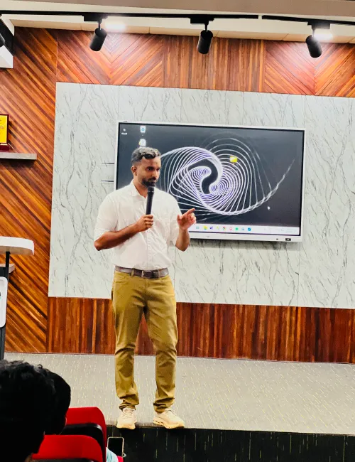 murshidpulkada in company meeting.best digital marketing mentor in kerala